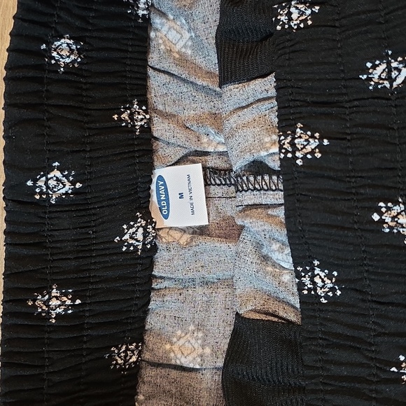 Old Navy - Elastic Waist Black and White Shorts. Size M - Picture 4 of 5